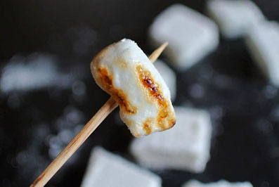 Marshmallow karamellisiert - zum Grillen