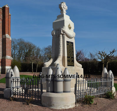 Terramesnil - La croix de guerre remplace le coq