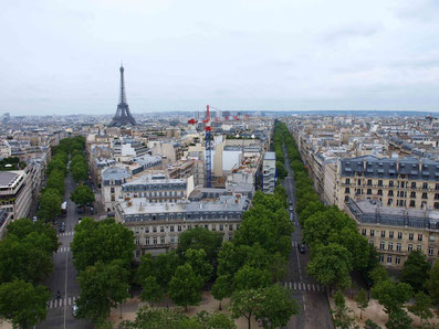 ( left ) Avenue d'lena, ( right ) Avenue Kleber