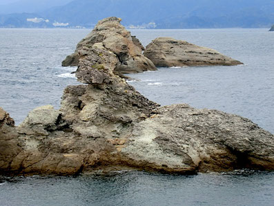 雲見浜・牛着岩