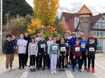 Teilnehmer/-innen beim Schwarzwald Marathon, zusammen mit den Begleitlehrer/-innen.