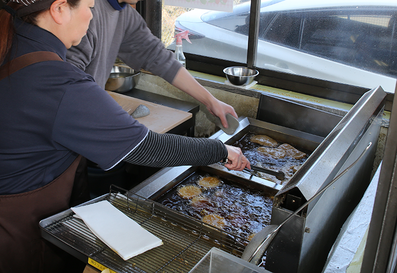 魚のすり身製品加工・じゃこ天油揚げ