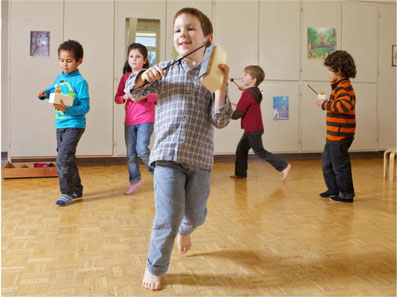 Instrumente spielerisch kennenlernen. Bild: zvg