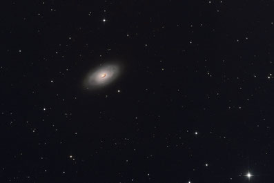 Aufnahme: Bernhard Mayr, Rudi Dobesberger Gerät: Newton 250/1000 Canon 6 D 400 ISO 38x600sec. April / Mai 2016