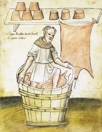 Aus Nürnberger Hausbücher um 1425: Ein Gerber beim Weichen der Häute