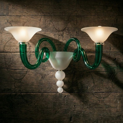 Applique Greg in vetro di Murano lavorato a mano colore biancoe verde  con due luci