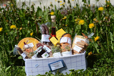 Geschenksack im Küchentuch    Fr. 100.00       Sie können auch selber zusammen stellen.