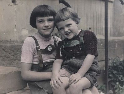 Lilo und Schwester Marianne 1954/Winden