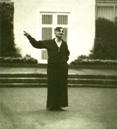  Joachim Ringelnatz bei einem Vortrag auf der Freilichtbühne Hellerau 1926