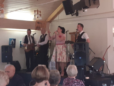 Suzie and the Fireballs in der Waldschule Börnsen
