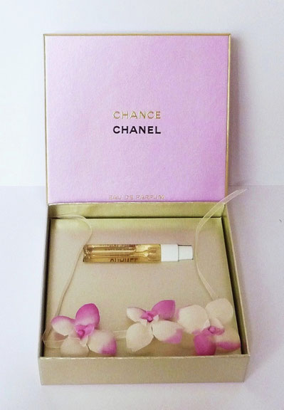 CHANEL CHANCE : BRACELET AVEC FLEURS & ECHANTILLON