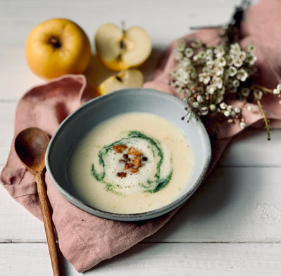 Bergkäsesuppe, Käsesuppe, Wintersuppe, Käseapfelsuppe, Apfelsuppe, vegetarisch kochen, vegetarische Suppe, Suppe, Cremesuppe