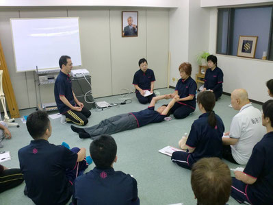 しんそう福井武生では、手足のバランスから身体の歪みを調整し、腰痛、頭痛、不妊、座骨神経痛なども改善します。