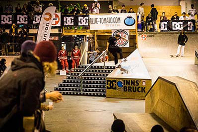 Skateboarder Egor Golubev doing a frontside bluntslide during Innsbruck Invitational Skateboard Contest 2018, copyright Ulli Hoschek