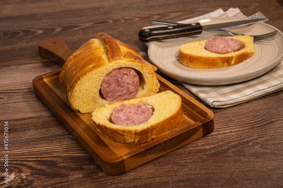 Saucisson brioche lyonnais : Spécialité culinaire à déguster dans les bouchons lyonnais