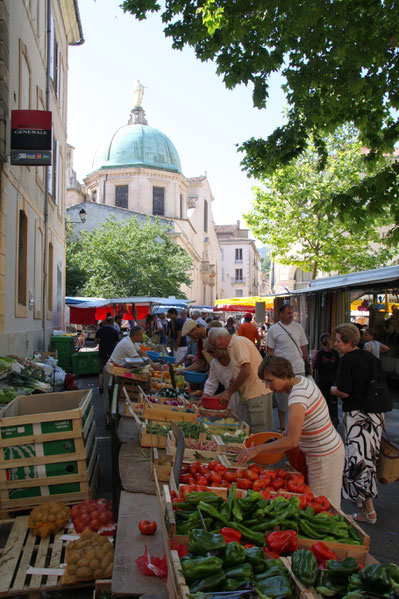 Bild: der Markt am Samstag in Apt