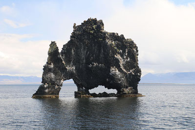 Hvtserkur-Felsen im Meer - Exklusive Islandsrundreise von My own Travel ©My own Travel