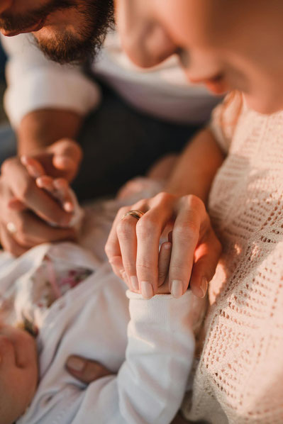 couple avec un bébé thérapie de l'attachement