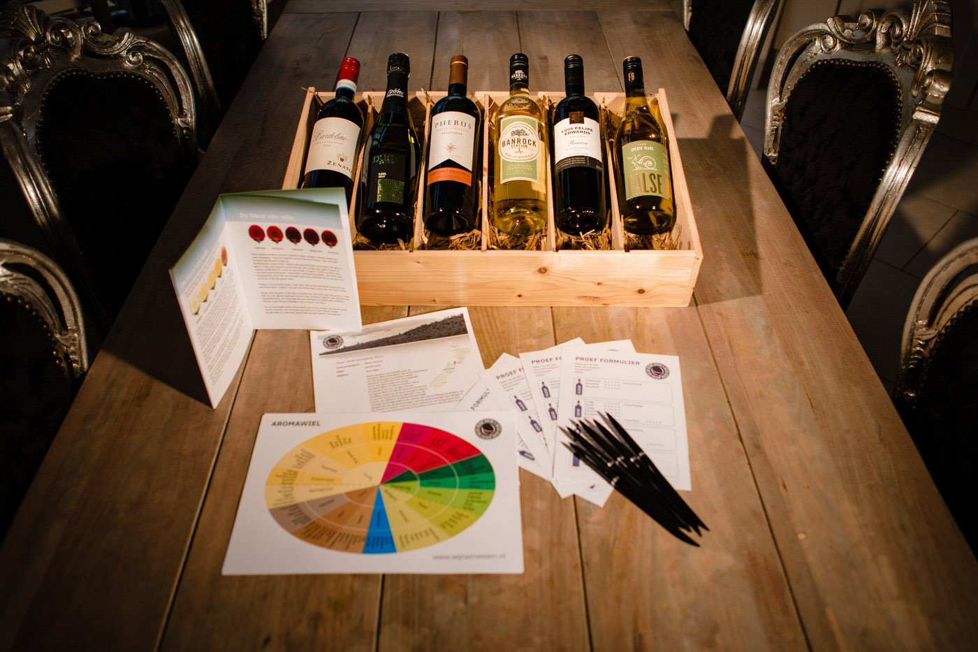 Geschenkpakket Met Wijn En Chocolade - Uw leverancier voor Zuid Afrikaanse Wijnen - wine-point.be - +32 489 33 31 67 thumbnail