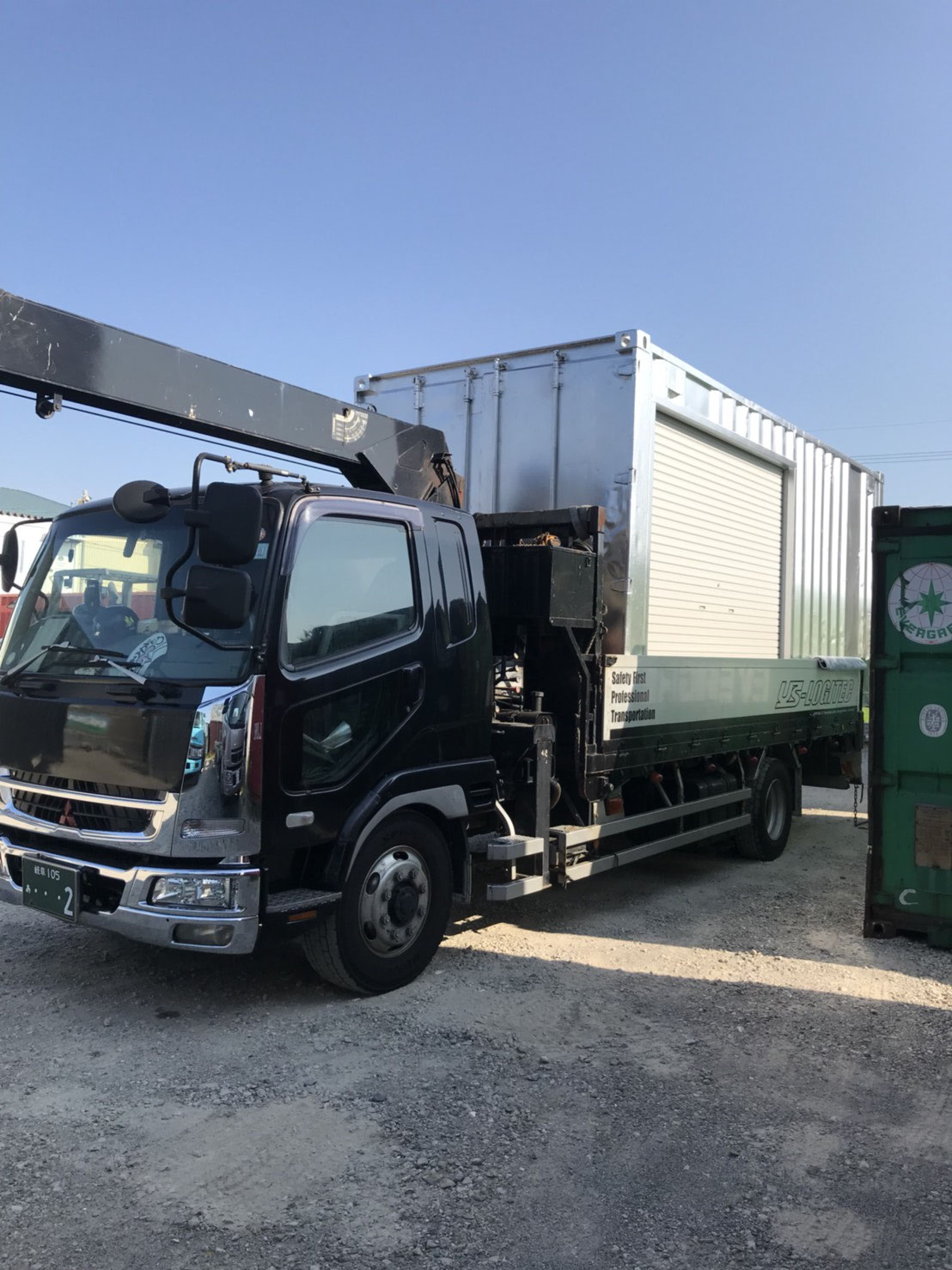 岡山県倉敷市 セール品中古コンテナftシャッター付 シルバー塗装引渡し 岐阜大垣 スイトコンテナ