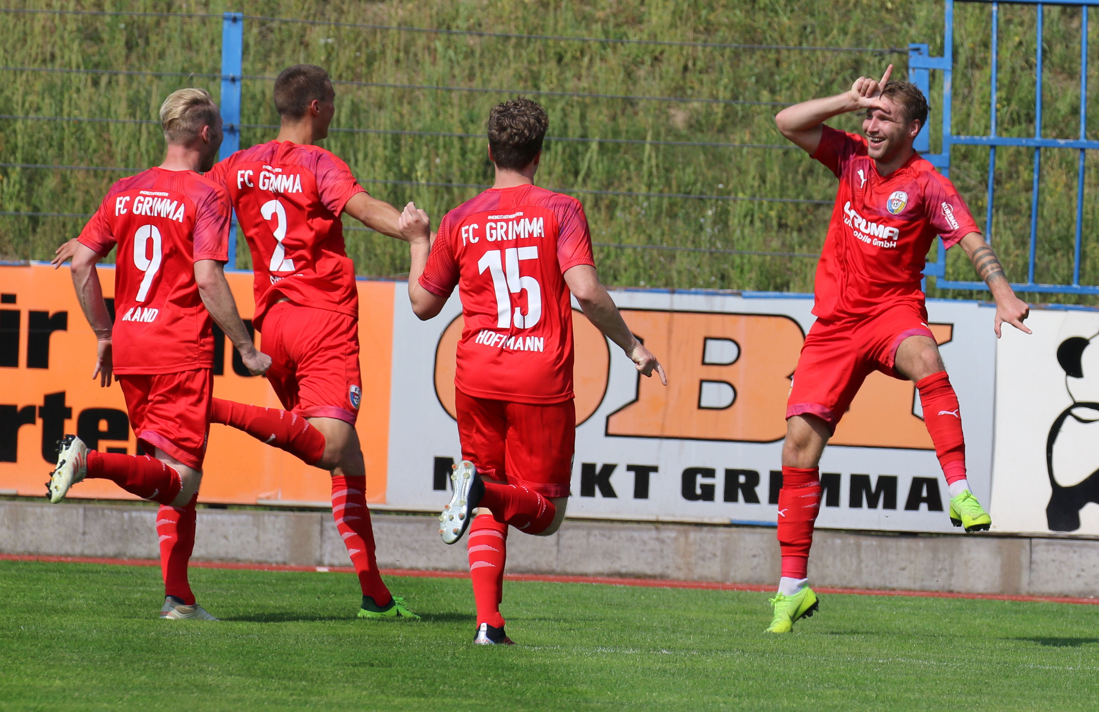 FC Grimma rockt die Oberliga fcgrimmas Webseite! FC Grimma rockt die Oberliga fcgrimmas Webseite!