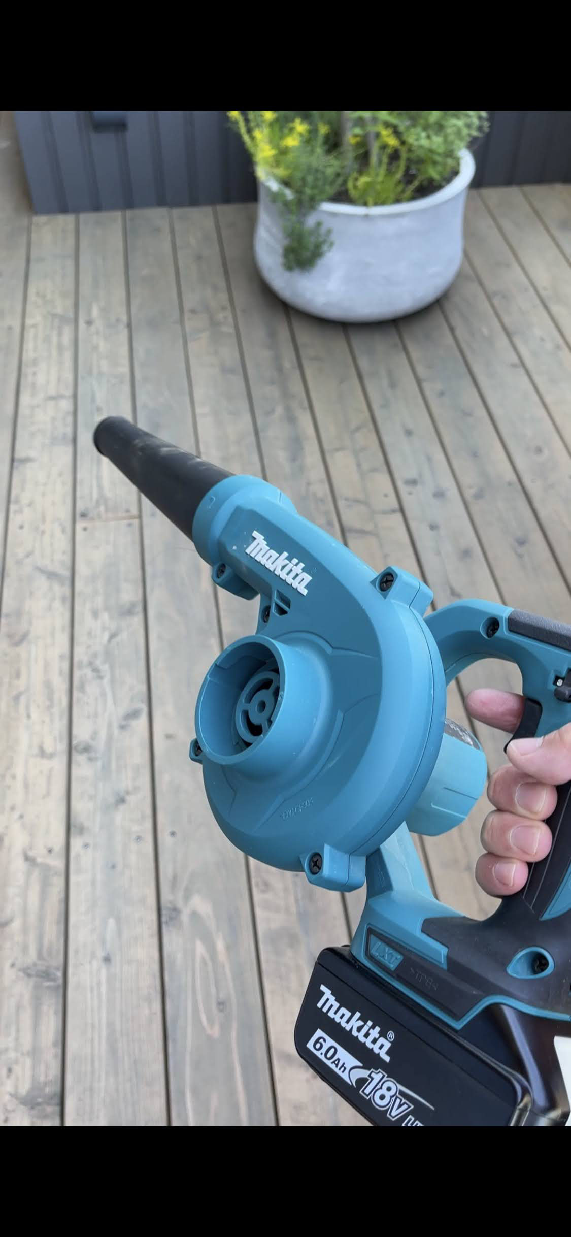天然ウッドデッキ普段のお手入れ いつもの簡単お手入れを動画にしてみた 22 5 6 名古屋の洋風外構 イングリッシュガーデンは柴垣グリーンテック株式会社