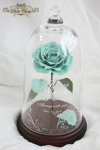 プロポーズ ターコイズブルーの一輪のバラ ガラスドーム アレンジ