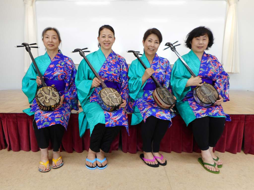 沖縄三線衣装　ラスト1枚 2つ沖縄三線衣装 ムイチャー