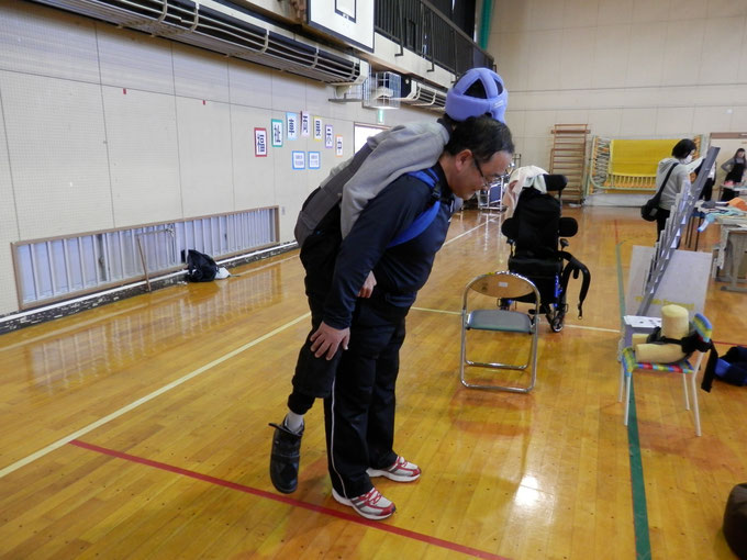 Lee製作室　ユニキャリ　障害児　抱っこ ユニキャリ 抱っこ補助具 - Lee製作室