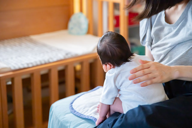赤ちゃんのゲップのさせ方 東京都練馬区の出張撮影お宮参り七五三なら