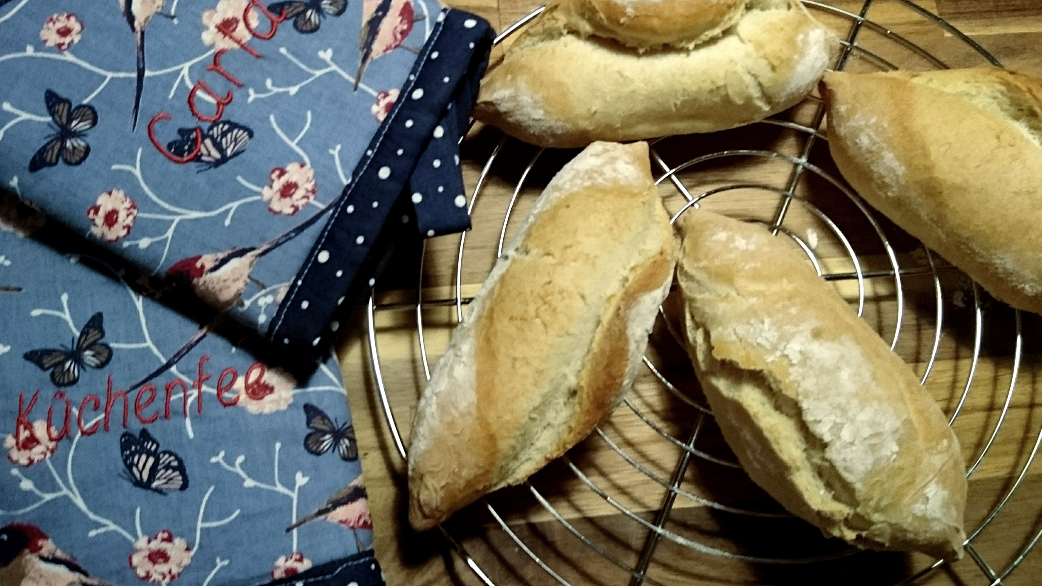 Weizen-Dinkel-Krustis - die stürmische Küche