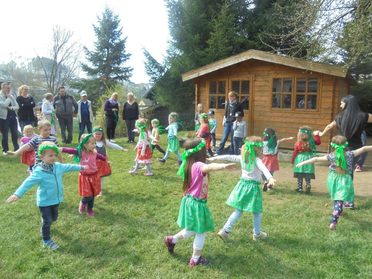 Auftritt Kindergarten Lindlar - Homepage der ADTV-Tanzschule Kasel