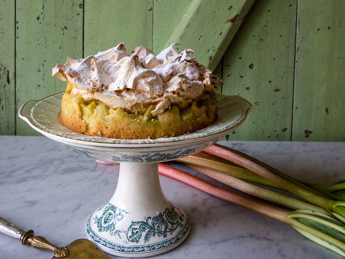 Theresas Famous Rhubarb Meringue Cake Hazelnut House
