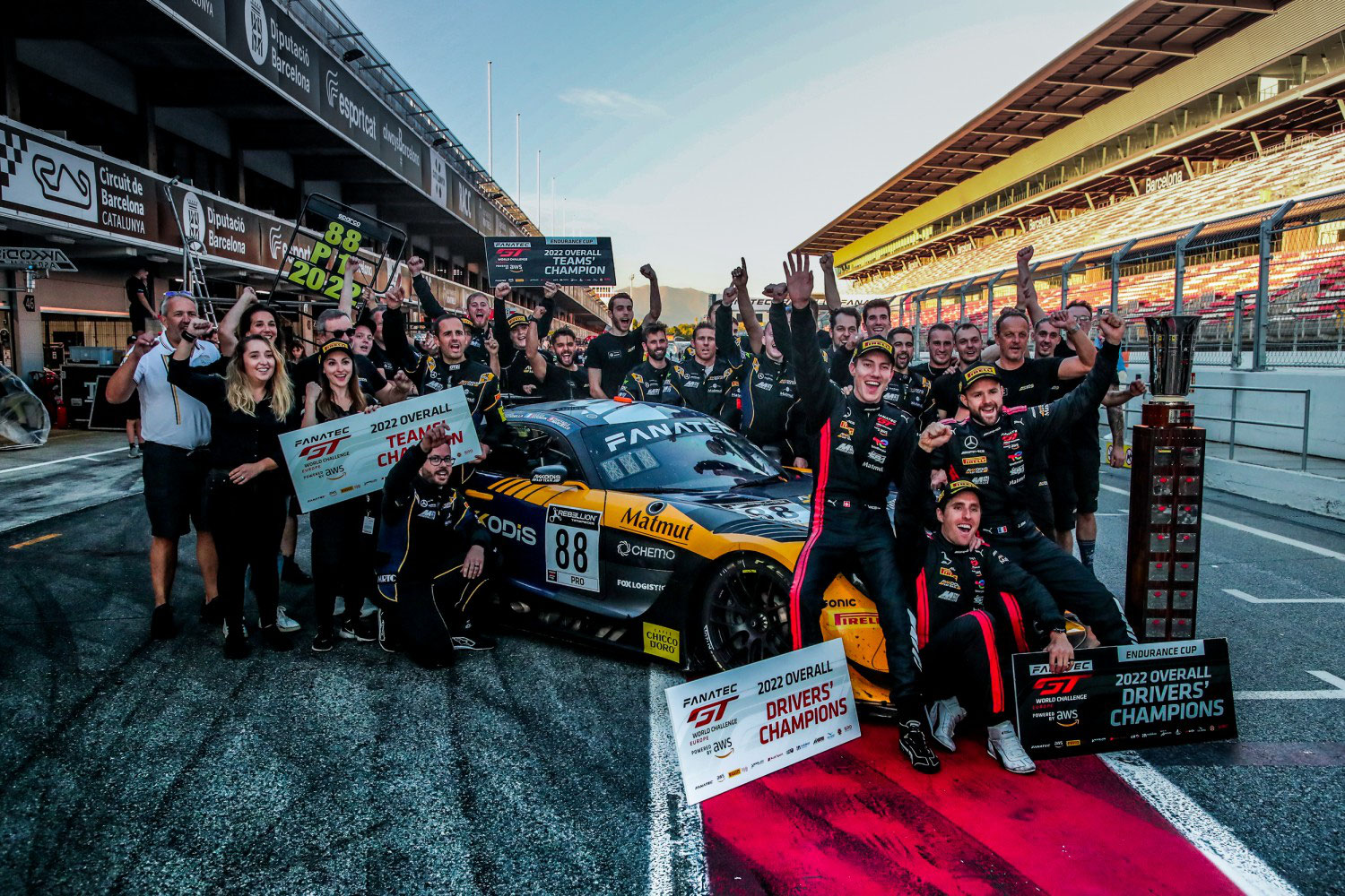 Akkodis ASP holt Fanatec GT Endurance Doppeltitel, Dinamic Motorsport
