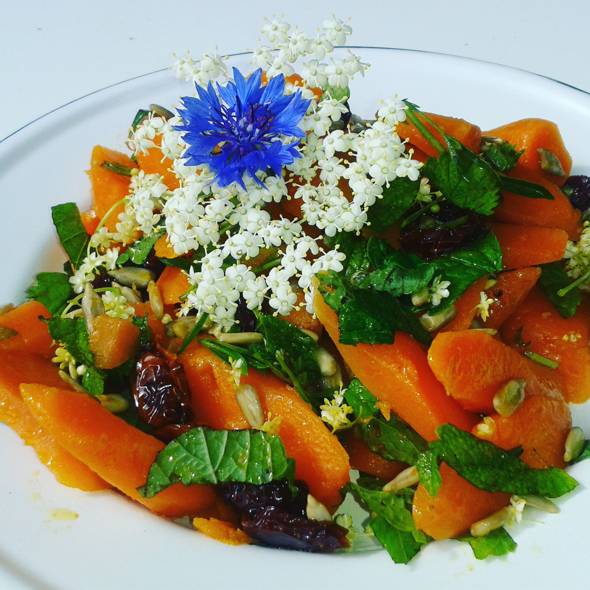 Karottensalat mit Holunderblüten - heimatblume kulinarisches aus dem ...
