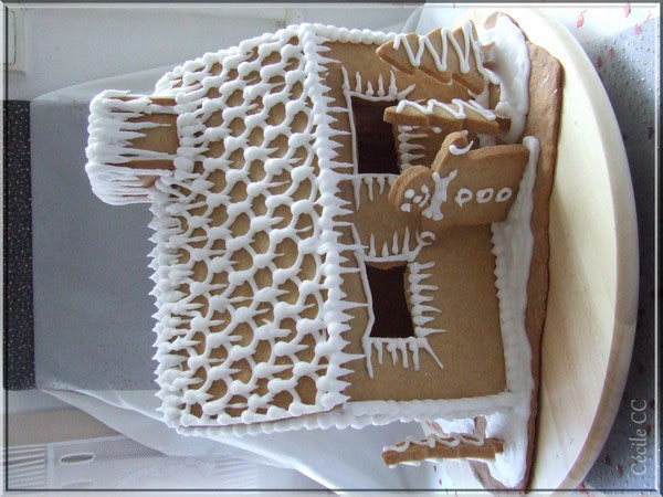 Maison De Noel Chic Choc Cake