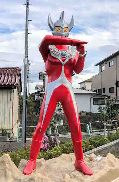 須賀川ウルトラマン通り 松明通り に新たに３体が登場 ウルトラマン 温泉 観光 フード福島は福島県内の情報を提供します