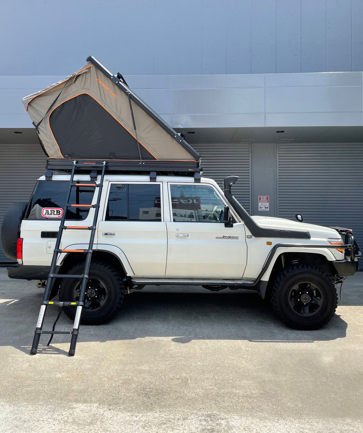RIDGEBACK/DARCHE - ルーフテントやサイドオーニングのDARCHE RIDGEBACK/DARCHE - ルーフテントやサイドオーニングのDARCHE