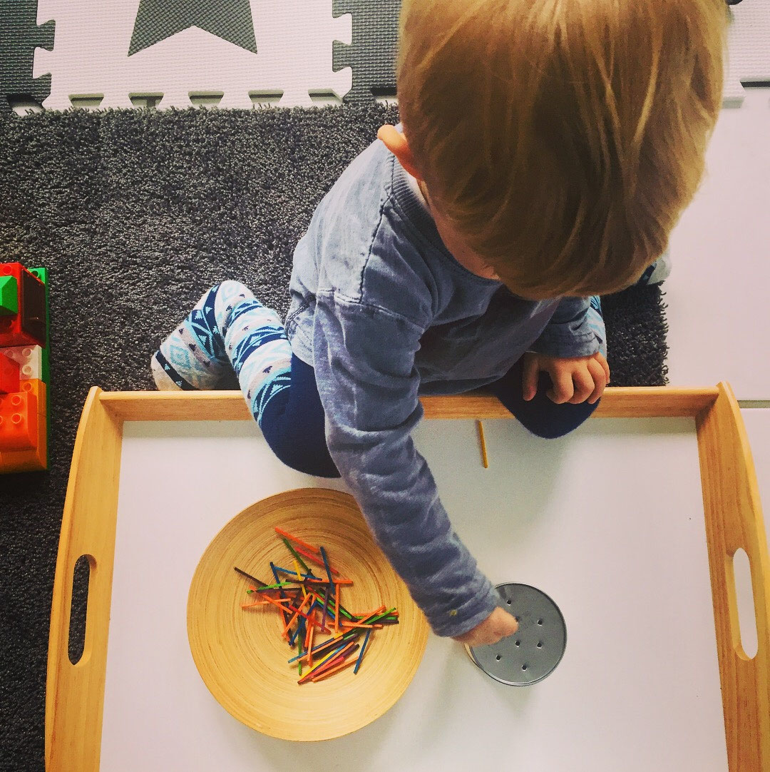 Tickit Holzschnürjuwelen 36-tlg. - Bunte Edelsteine Mit Schnürsenkeln Für Kinder Motorik