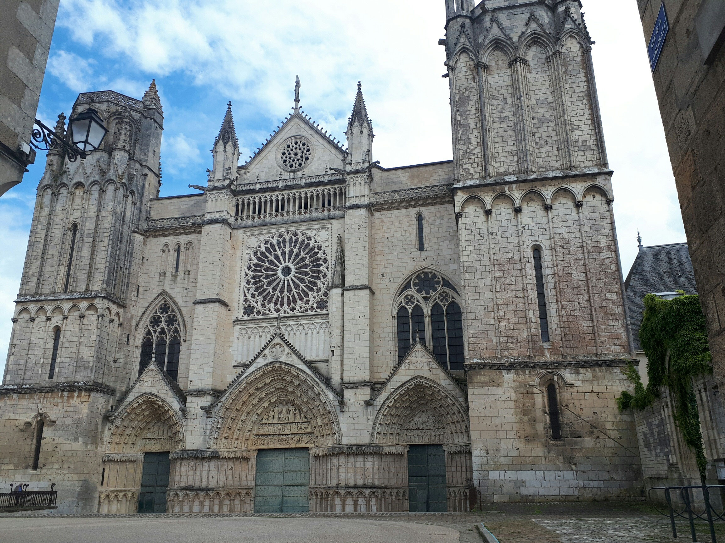 Kathedrale von Poitiers foederisarca.at