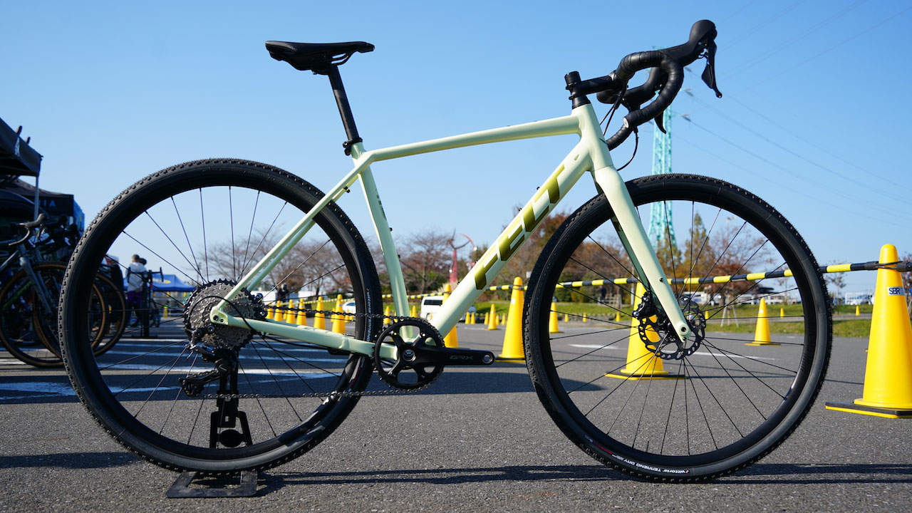 Felt SR81改 グラベルロード