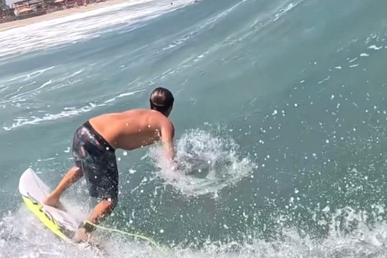 ボトムターン練習法7 - INSIST SURF 横浜港南台店 ボトムターン練習法7 - INSIST SURF 横浜港南台店