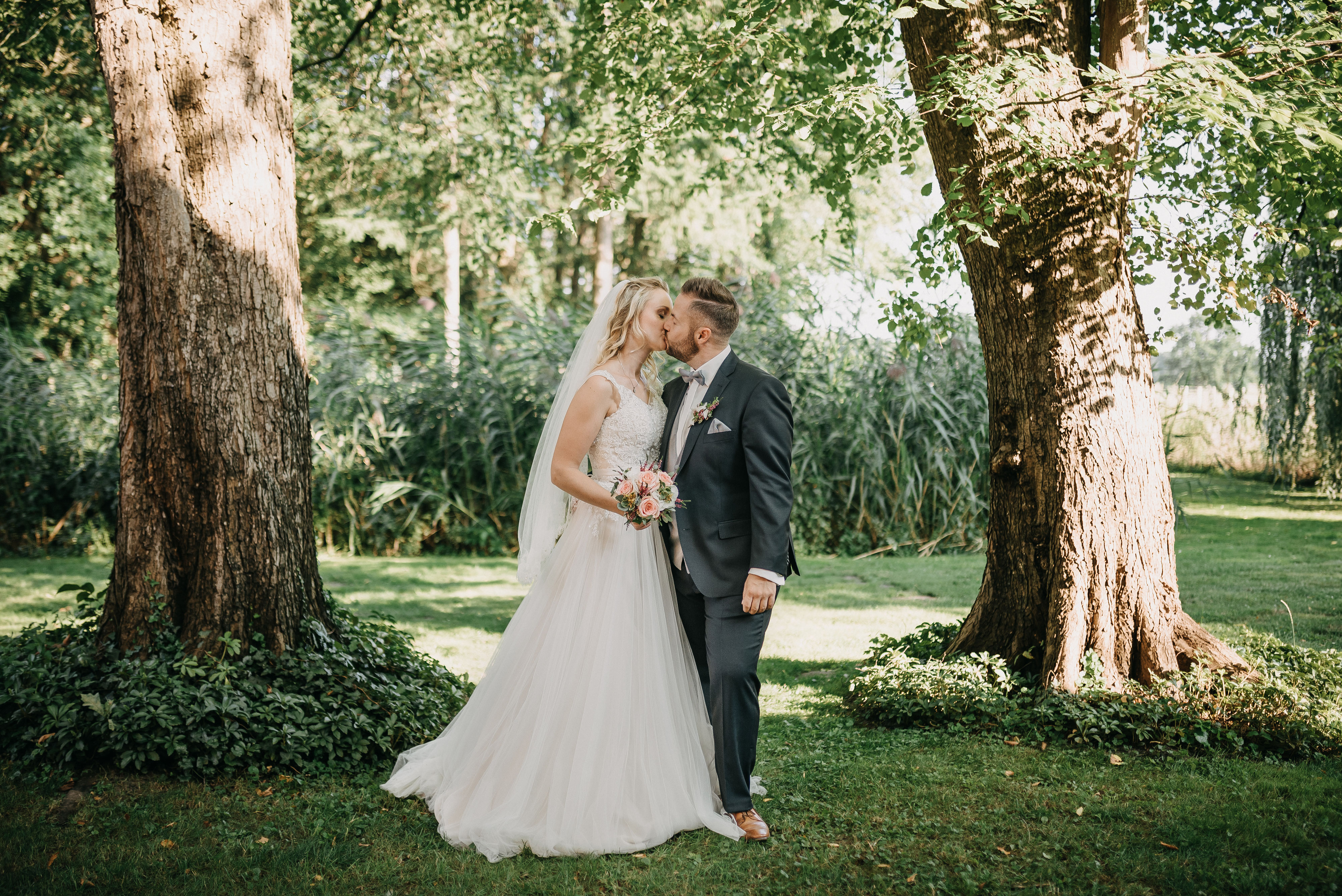 Maren und Thorsten, Traumhochzeit auf Hof Wietfeldt - Herzblick