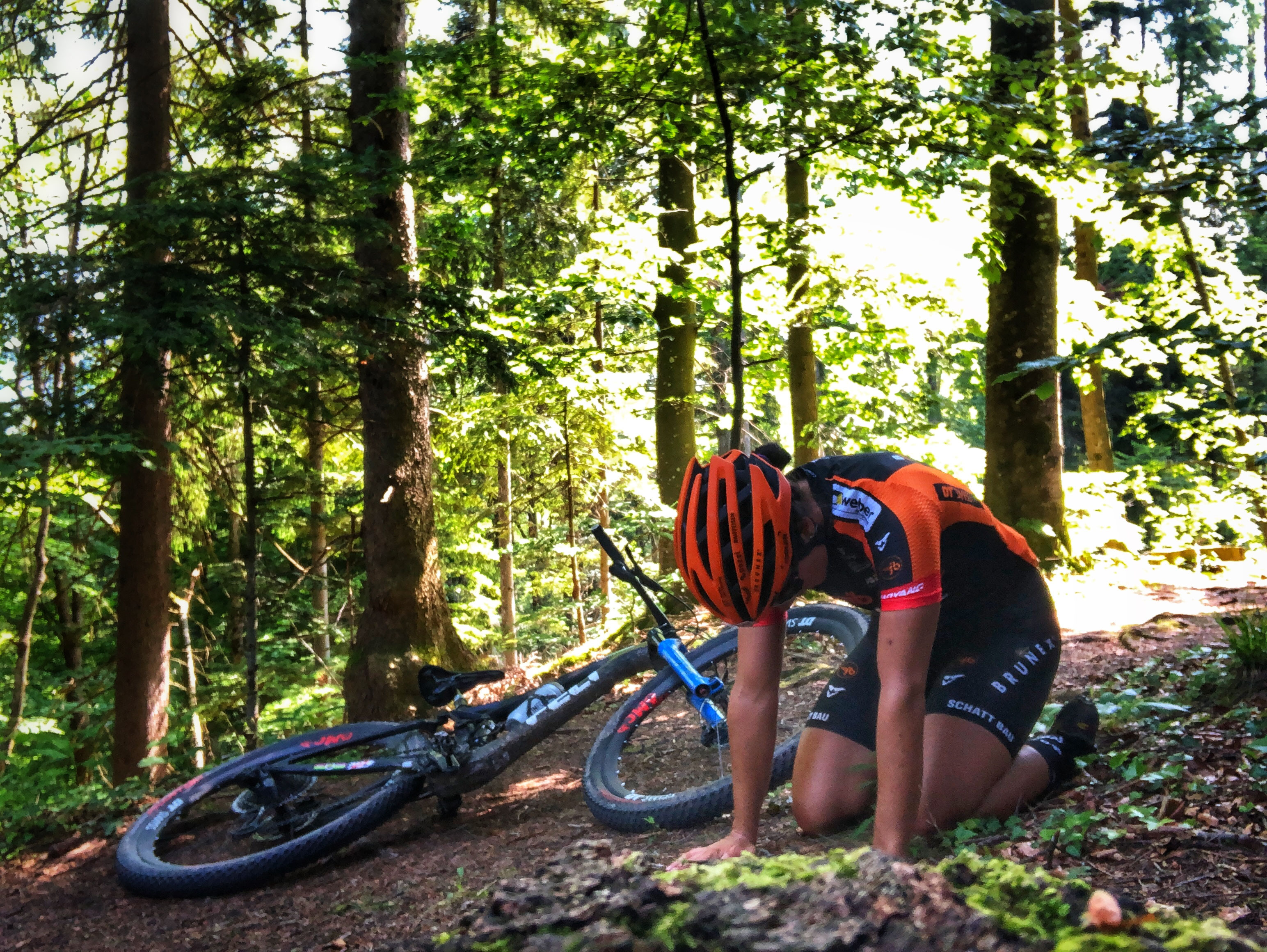 Manchmal zwingt dich das Leben auf die Knie Ramona Forchini