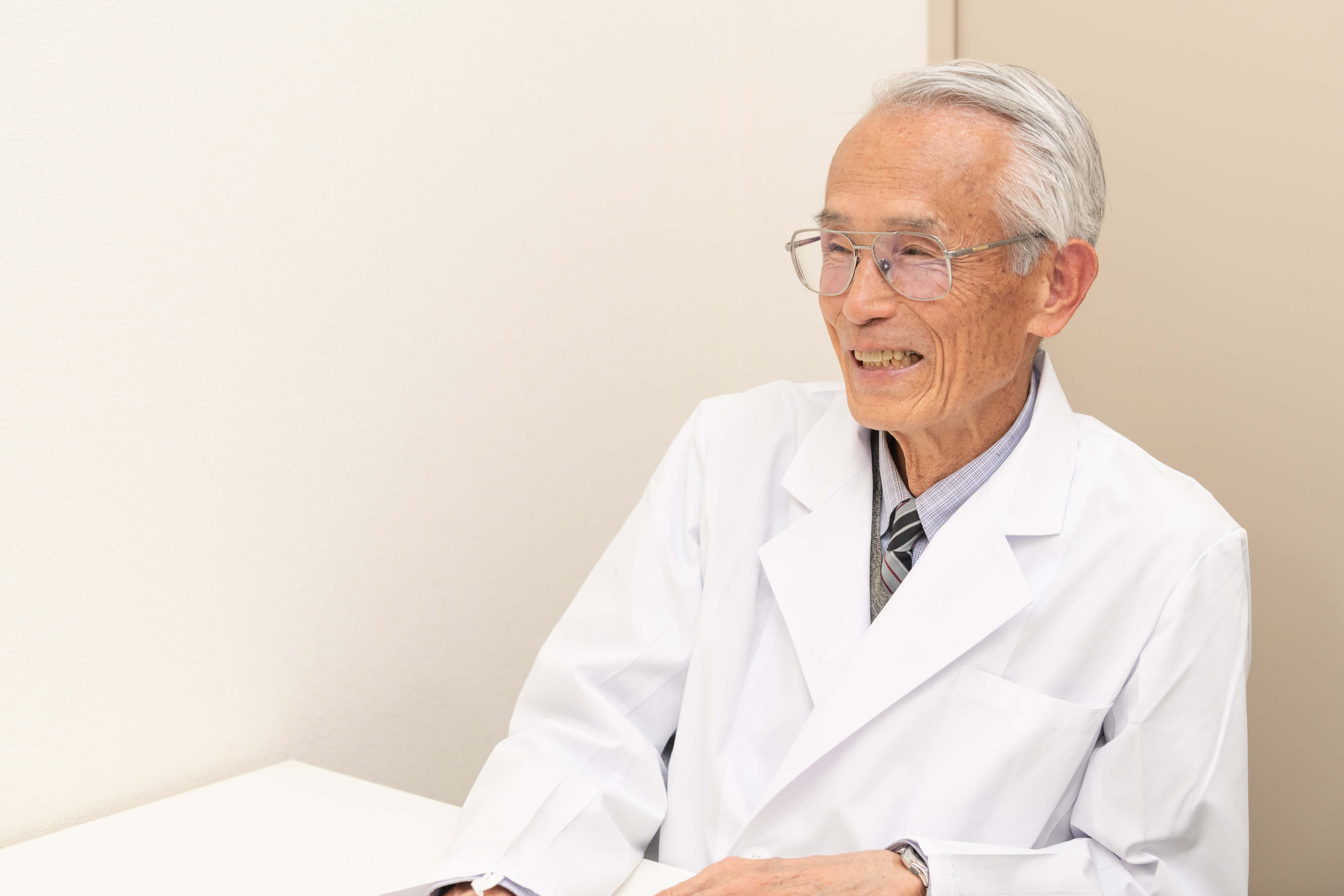 誠成公倫　医師からみた誠成公倫会 誠成公倫 医師からみた誠成公倫会（誠成公倫 御紋章 - メルカリ）