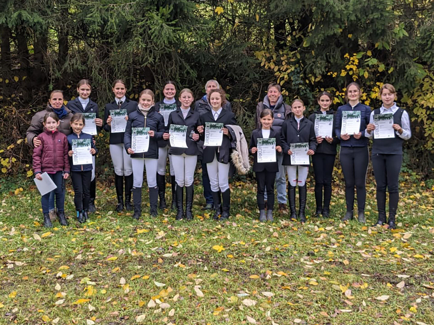 Reitabzeichenprüfungen Nr. 4 bis 10 bestanden! - Reit- und Fahrverein ...