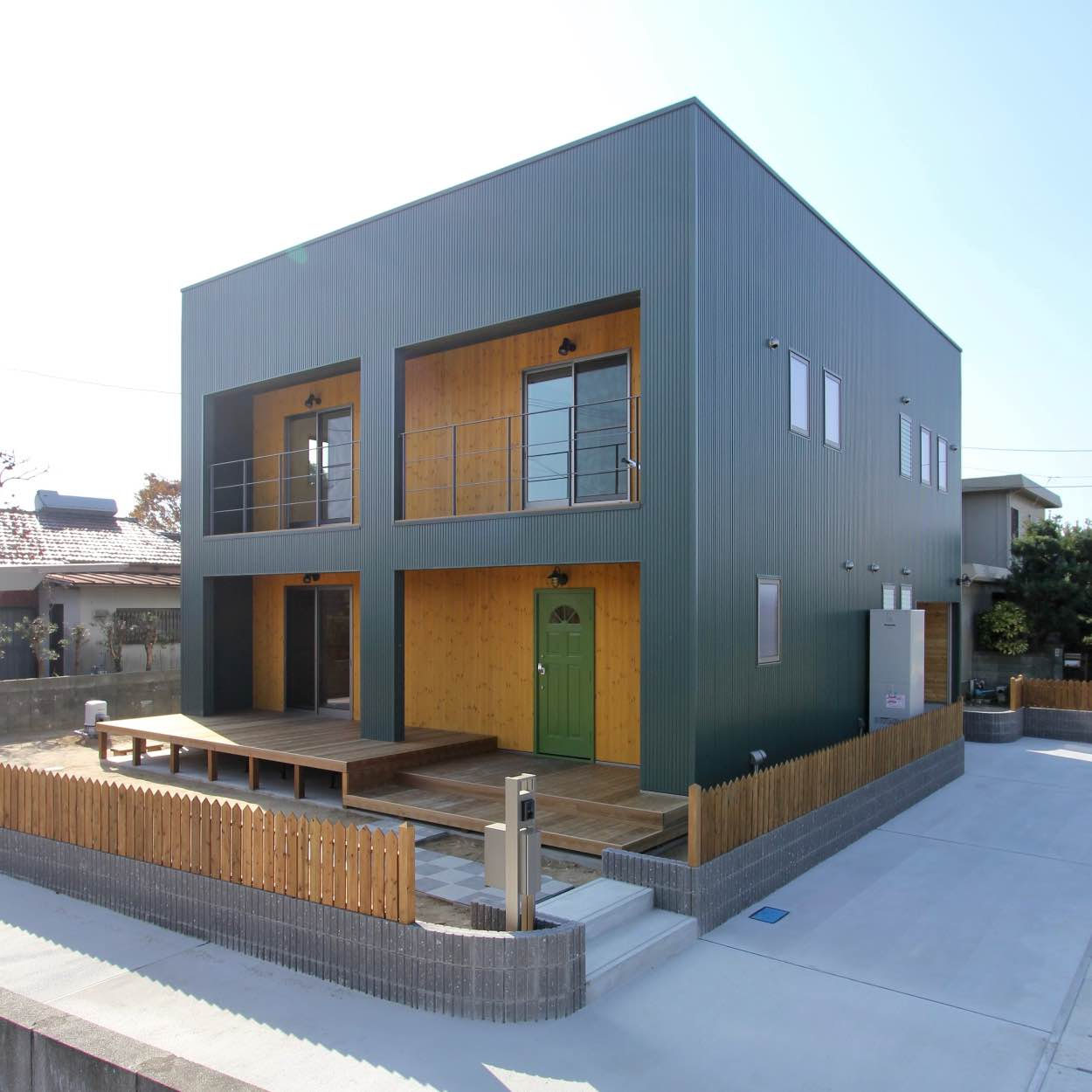 金属サイディングと無垢の家 福津市 N様邸 新築工事 完成 株式会社ｚａｃｃ