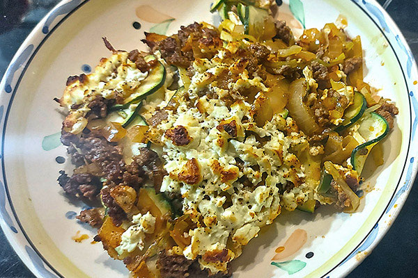 Feta-Zucchini-Auflauf mit Rinder-Hack – griechischer Art (low carb ...