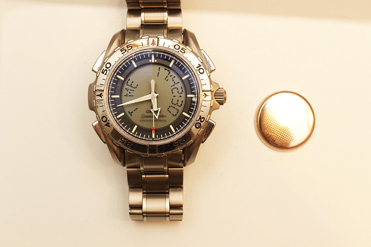 ここ数日は電池交換デー、オメガスピードマスターで電池式という珍しい