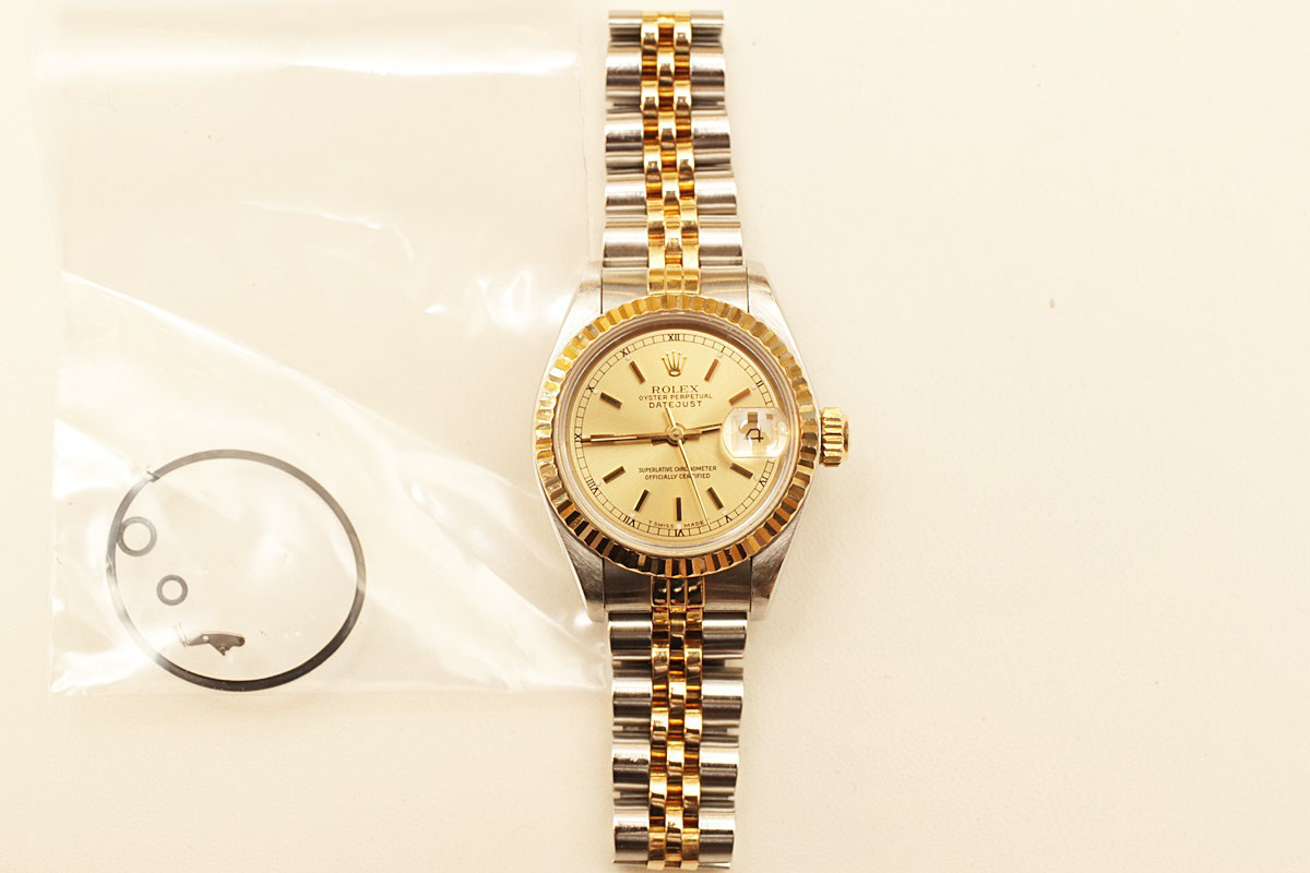 公式限定 福袋 - 公式通販オンラインショップ レディースのROLEXによく見られる不具合のひとつ、リューズを 時計